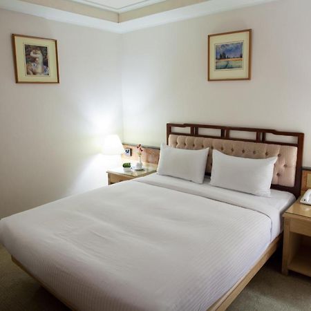 Hara Zuru Hotel Таоуан Екстериор снимка