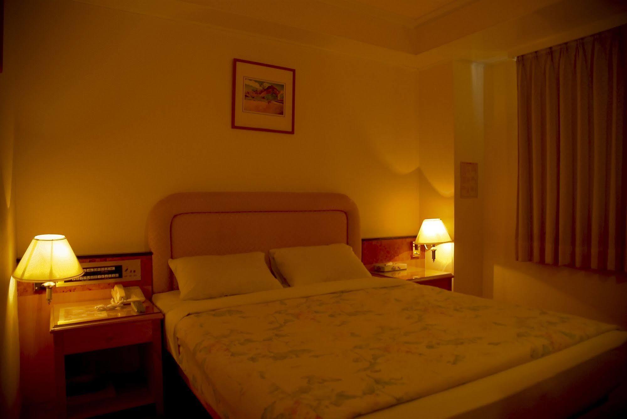 Hara Zuru Hotel Таоуан Екстериор снимка