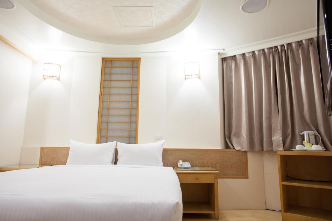 Hara Zuru Hotel Таоуан Екстериор снимка