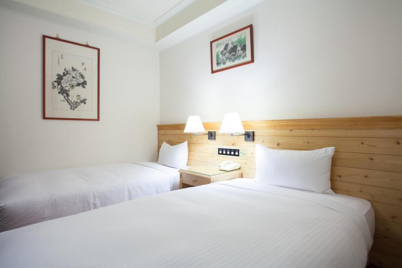 Hara Zuru Hotel Таоуан Екстериор снимка